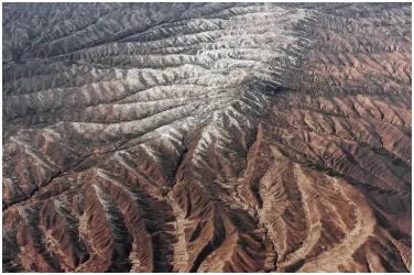 青藏高原地区矿山开采形成的地表塌陷成因分析及防治浅谈——以甘肃玛曲大水金矿格尔珂矿区为例论文