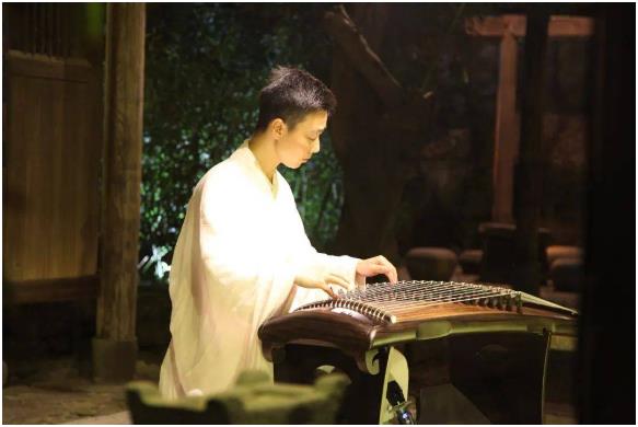 “网生代”思想政治教育中主旋律影视作品的创新路径研究论文