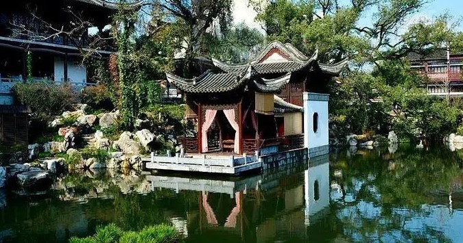 中式审美下的苏州园林论文