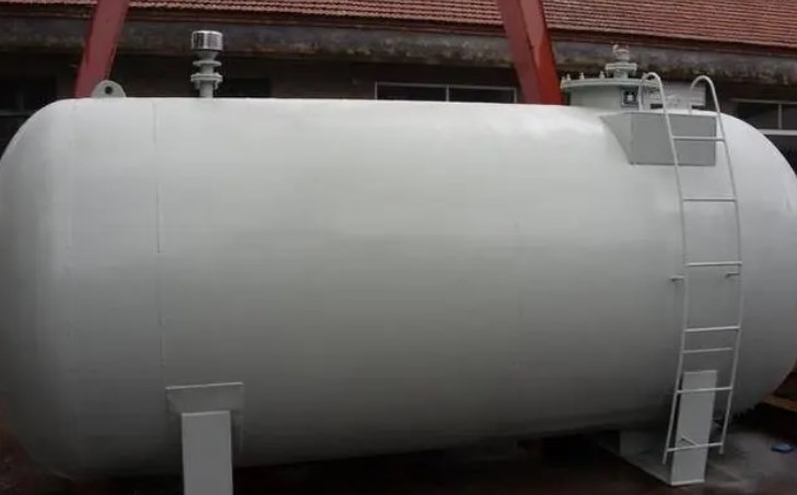 10万m3原油罐罐顶火灾热辐射强度和烟气浓度影响分析论文