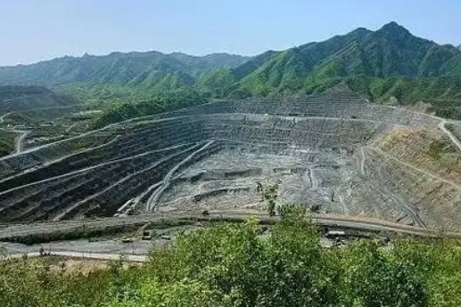 湖南省隆回县杏枫山金矿深边部矿床地质特征及找矿标志论文