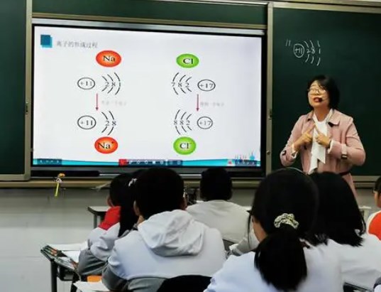化学实验课堂与HTML5交互式移动技术的融合实践论文