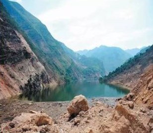 金属矿区地质灾害风险评估与防治措施研究论文