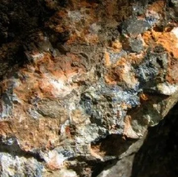 内蒙古自治区双尖子山银铅锌矿床地质特征及控矿因素论文