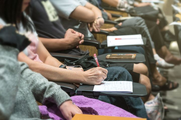 学术会议如何与大佬交流（在学术会议中成功社交的几个技巧）