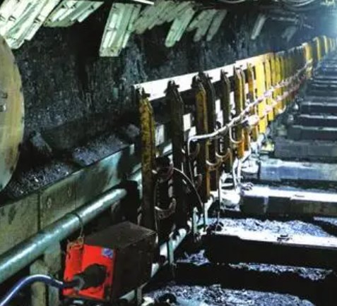煤矿回采巷道矿山压力控制与支护探讨论文