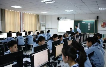 中学信息技术课堂教学有效性分析及优化策略论文
