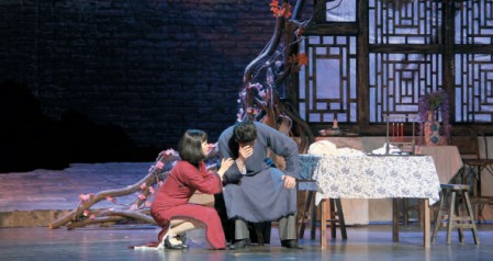 《伤逝》中的爱情悲剧再思考论文