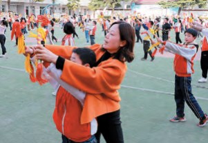 花棍舞鹿城，点燃非遗校园传承的文化薪火论文