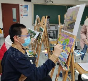 美术兴趣小组在小学美术教育教学中的应用论文