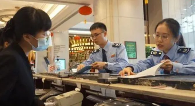 政府补助对企业费用粘性的影响机制研究论文