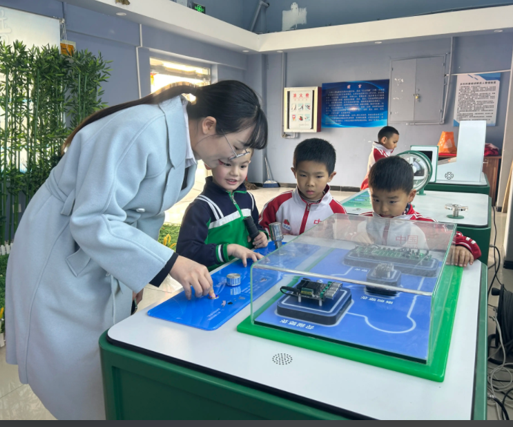 c998b77a168f496eb1d9133765867f43.png c998b77a168f496eb1d9133765867f43.png